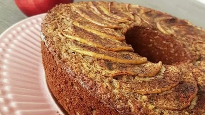 Receita de Bolo de Maçã e Canela Fácil