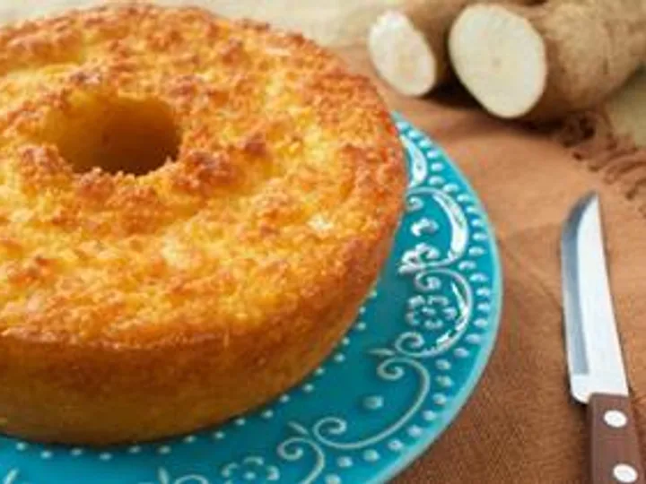 Bolo de Mandioca com Leite Condensado e Coco