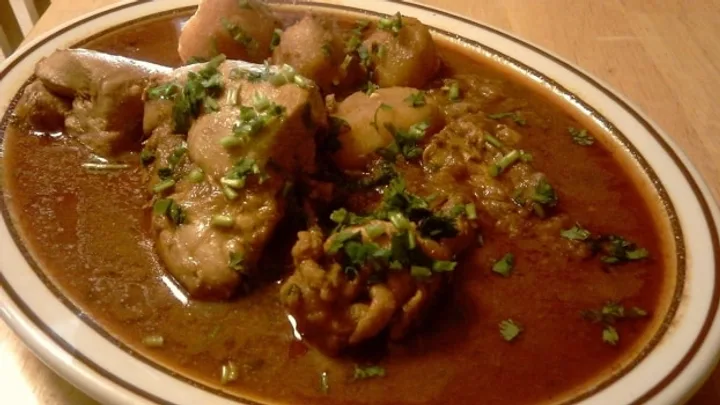 Receita de Galinha ao Molho Pardo