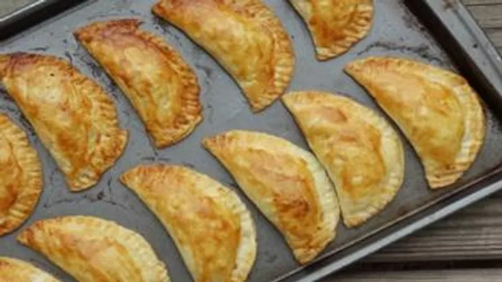 Receita de Pastel Assado – Vários Recheios