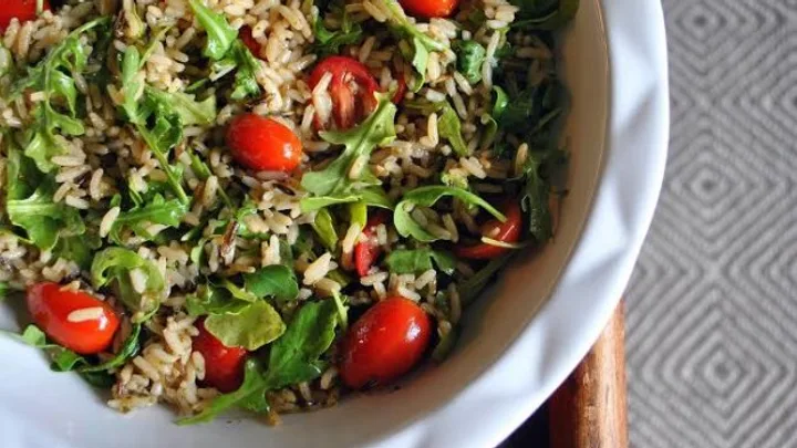 Receita de Salada de Arroz Integral e Frango