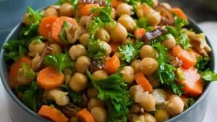 Receita de Salada de Grão-de-bico e Cenoura