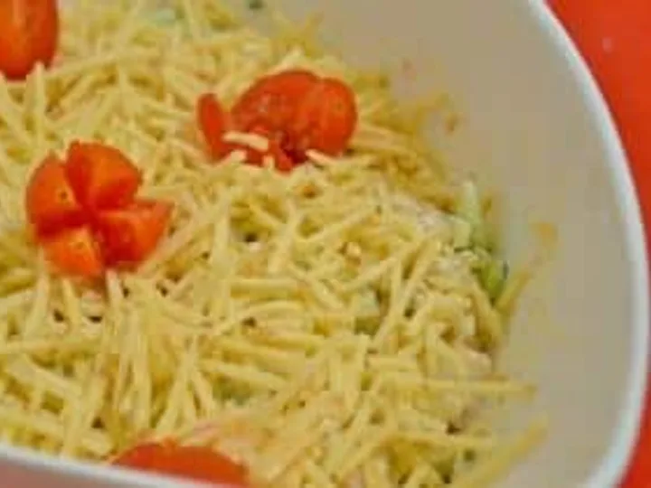 Salpicão de Frango com Batata Palha