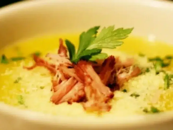Sopa Creme de Mandioca com Costelinha