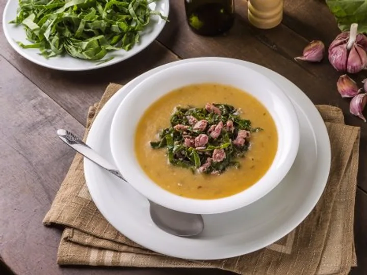 Sopa de Abóbora com Couve