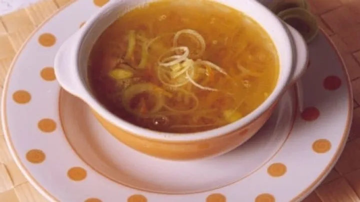 Receita de Sopa de Alho-Poró e Batatas