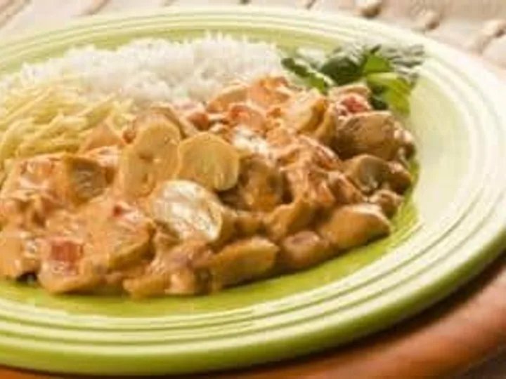 Strogonoff de Frango e Maionese