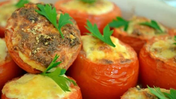 Receita de Tomate Recheado com Ricota