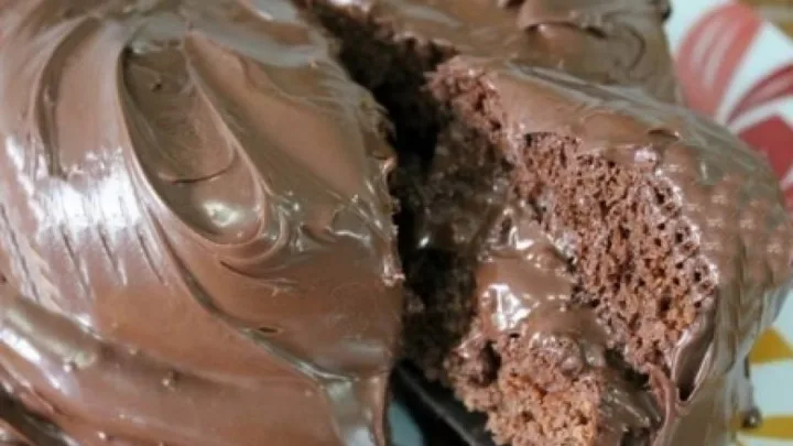 Receita de Bolo de Iogurte e Creme de Avelã