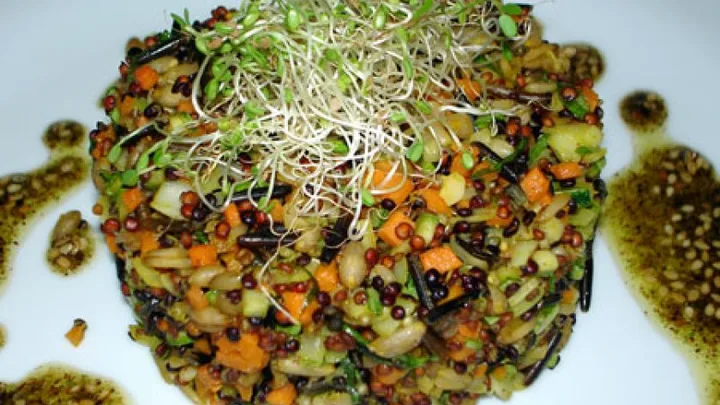 Receita de Quinoa com Arroz Selvagem e Aveia em Grãos