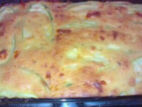 Receita de Abobrinha ao Forno com Creme de Cebola, enviada por Adege Adalgisa - Prazer à Mesa