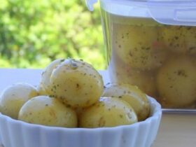 Receita de Batatas Bolinhas em Conserva, enviada por Adege Adalgisa - Prazer à Mesa