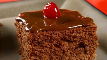 Receita de Bolo de Chocolate de Liquidificador, enviada por Adege Adalgisa - Prazer à Mesa
