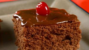 Receita de Bolo de Chocolate de Liquidificador, enviada por Adege Adalgisa - Prazer à Mesa