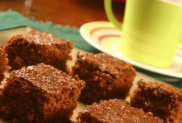 Receita de Bolo de Chocolate e Aveia, enviada por Andrea Coser - Prazer à Mesa