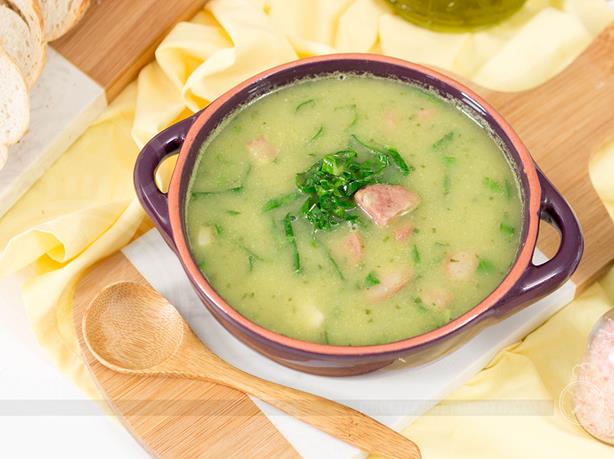 Receita de Caldo Verde Rápido, enviada por Adege Adalgisa - Prazer à Mesa