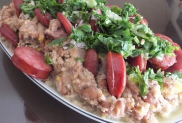 Receita de Feijão Tropeiro com Calabresa, enviada por Marlene Ferreira - Prazer à Mesa