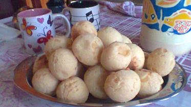 Receita de Pão de Queijo com Polvilho Azedo, enviada por Luciana Souza - Prazer à Mesa