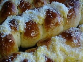 Receita de Pão Doce com Cobertura de Creme de Padaria, enviada por Janaine Pina - Prazer à Mesa
