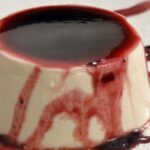 Receita de Pudim de Iogurte com Calda de Morango, enviada por Ana Cristina - Prazer à Mesa
