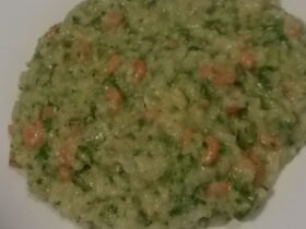 Receita de Risoto com Pesto de Rúcula e Camarão, enviada por Adege Adalgisa - Prazer à Mesa