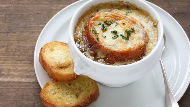 Receita de Sopa de Cebola Gratinada, enviada por Vania Justino - Prazer à Mesa