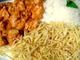 Receita de Strogonoff de Camarão Fácil, enviada por Adege Adalgisa - Prazer à Mesa
