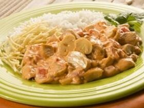 Receita de Strogonoff de Frango e Maionese, enviada por Adege Adalgisa - Prazer à Mesa