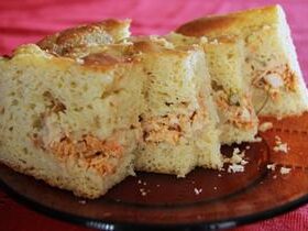 Receita de Torta de Frango com Fermento de Pão, enviada por Adege Adalgisa - Prazer à Mesa