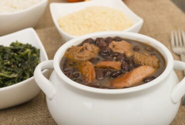 Receita de Feijoada Carioca para 20 Pessoas, enviada por Andrea Coser - Prazer à Mesa