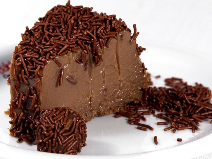 Receita de Brigadeirão de Microondas, enviada por Adege Adalgisa - Prazer à Mesa
