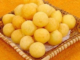Receita de Pão de Queijo Frito, enviada por Andrea Coser - Prazer à Mesa