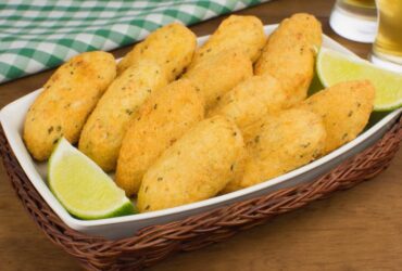 Receita de Bolinho de Bacalhau Fácil, enviada por Telma Gomide - Prazer à Mesa